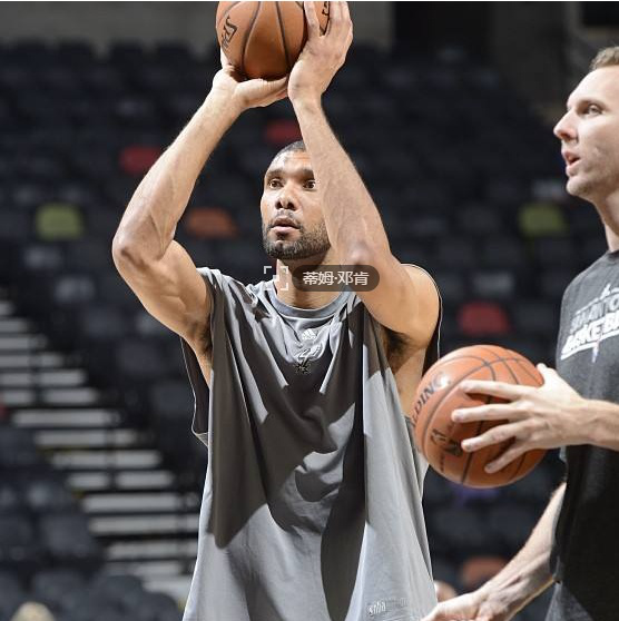 角实施传球 角实施传球